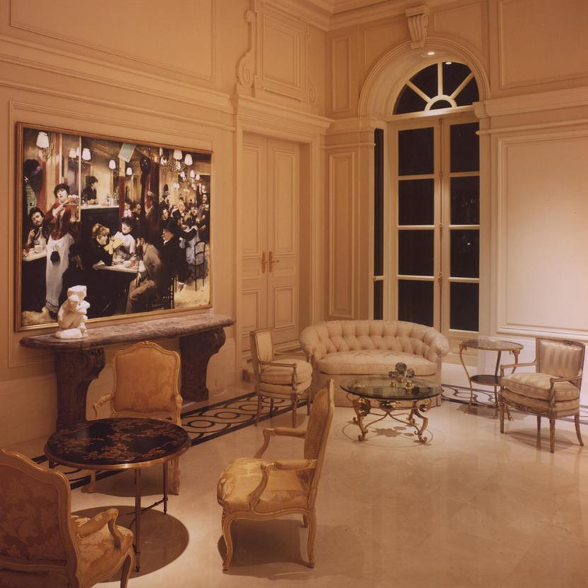 MerlinLight framing projector with Lutron Ketra lighting for artwork
